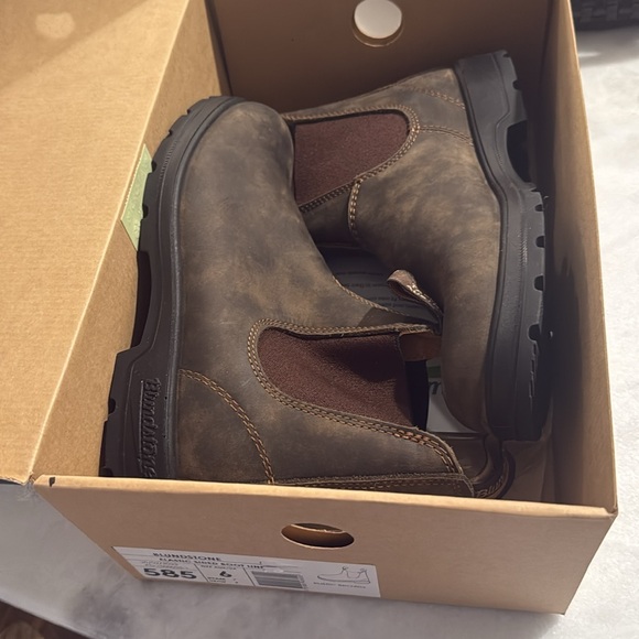 New in Box: Men’s Blundstone Elastic Sided Boot Lined - Picture 4 of 5